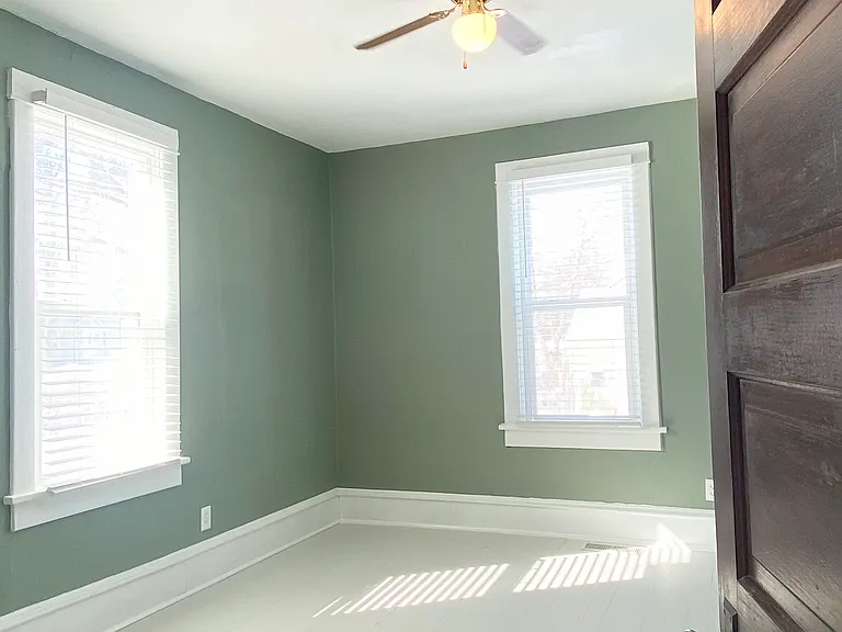 802 N Holcombe Ave — Photo 18