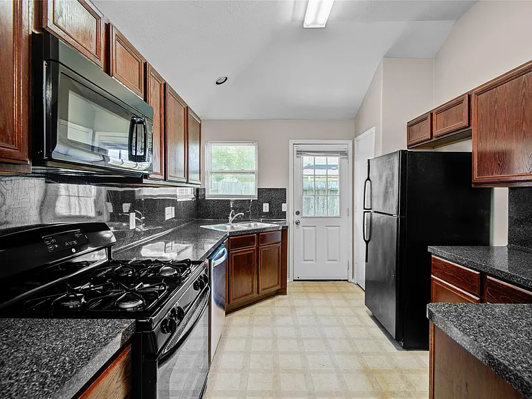 4226 Richmeadow Dr — Photo 12