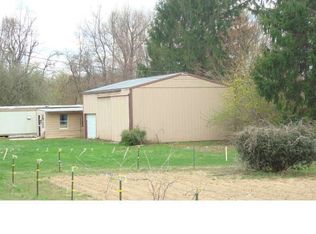 458 Hartz Rd, Fleetwood, PA 19522