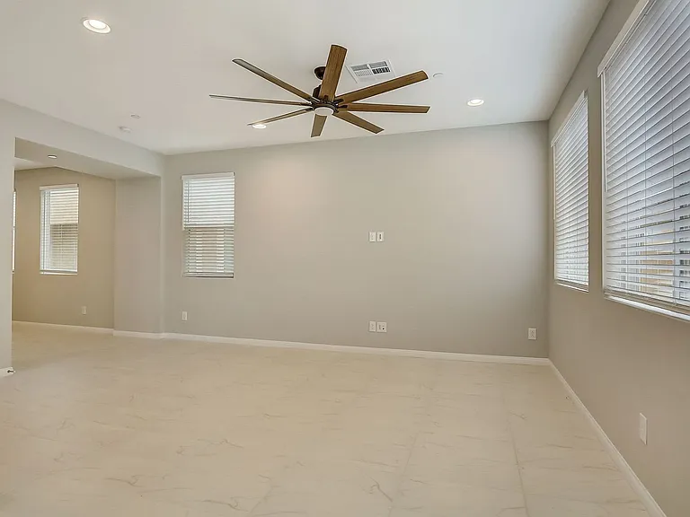 10643 Enridge Ave — Photo 5