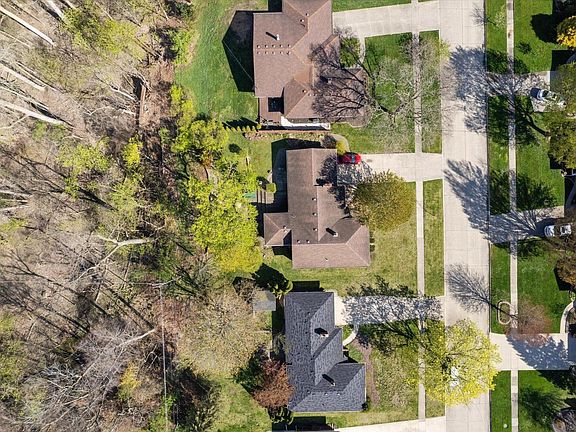 3rd image of 16467 Pollyanna St