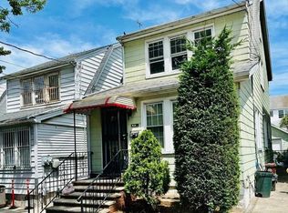 5939 160th St, Fresh Meadows, NY 11365