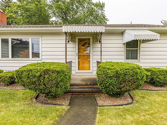 3rd image of 36 Chandler Ave