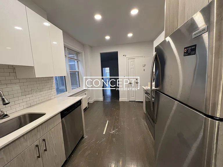 31 Temple St #2C — Photo 5