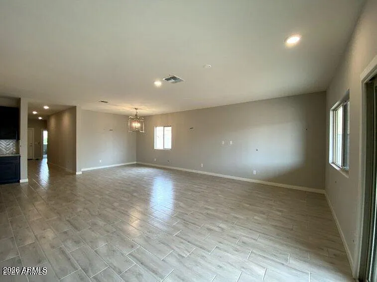 976 E White Wing Dr — Photo 4