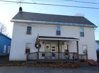 26 Walnut St, Glens Falls, NY 12801