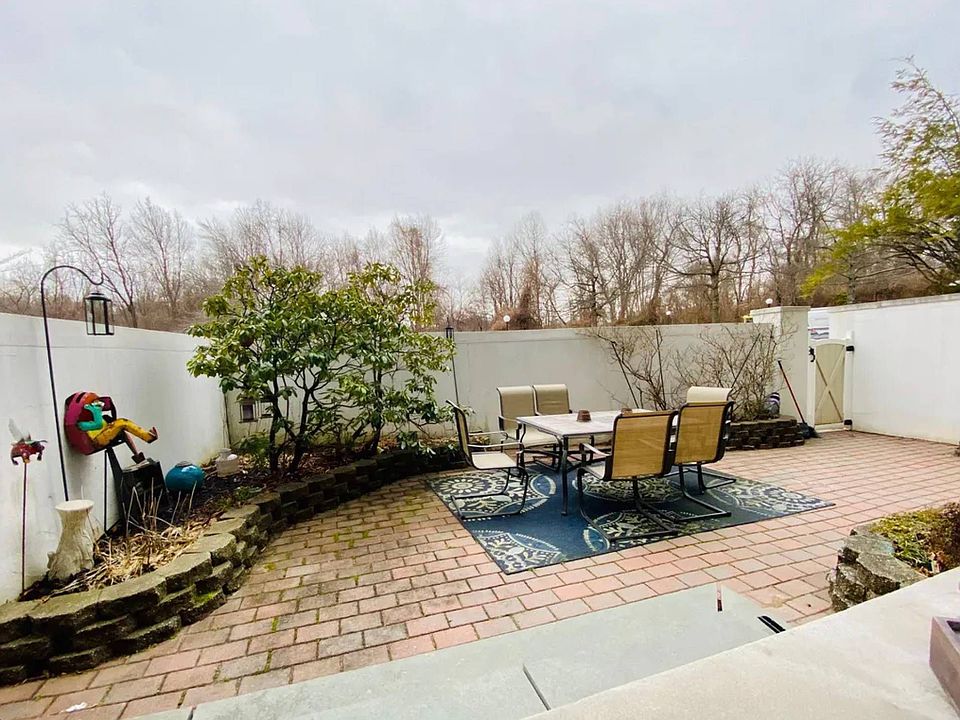 1st image of 100 High Point Dr APT 208