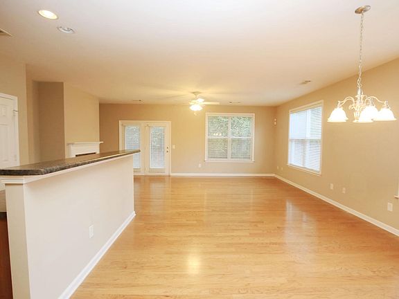 3rd image of 3279 Fernview Dr