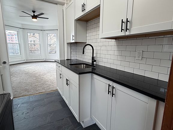 3rd image of 124 Magnolia Ave Floor 2