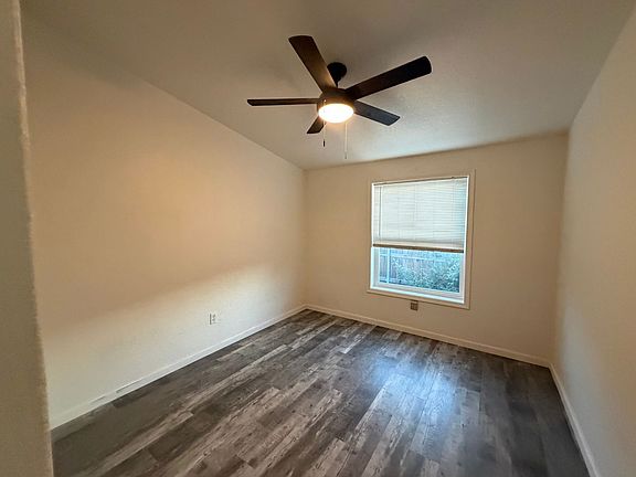 3rd image of 2132 Barberry Way