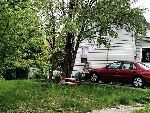 yard/ off street parking