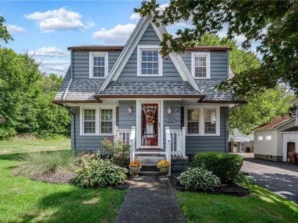 135 Smith Ave, Sharon, PA 16146