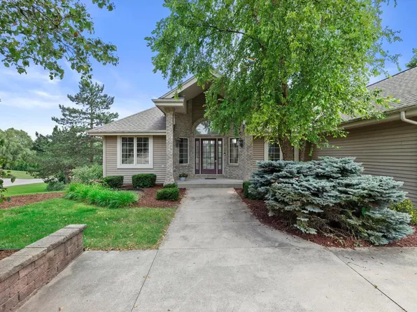 12665 West Lakeland DRIVE, New Berlin, WI 53151