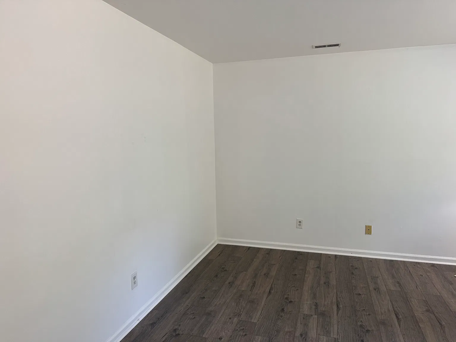 3 bed, 1.5 bath, 1148 sqft, $1,700 — Photo 3