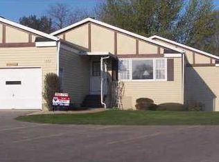1070 Village Ln, Jenison, MI 49428