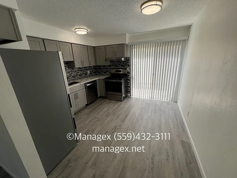 5090 N Roosevelt Ave #7 — Photo 4