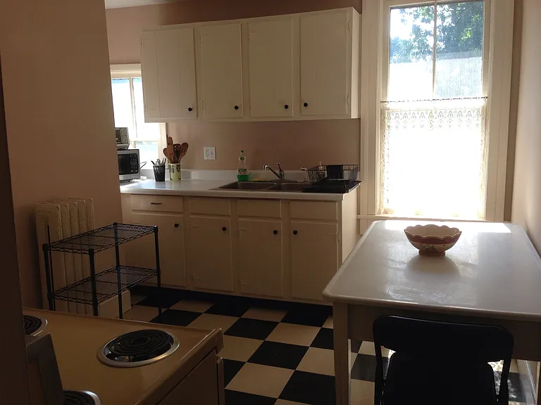 446 N Aurora St #1 — Photo 4