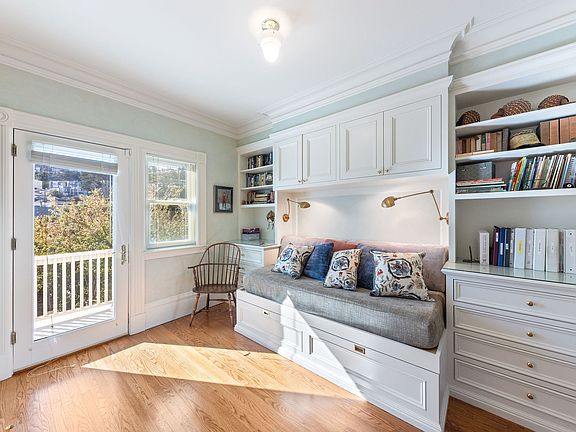 3rd image of 857 Elizabeth St #A