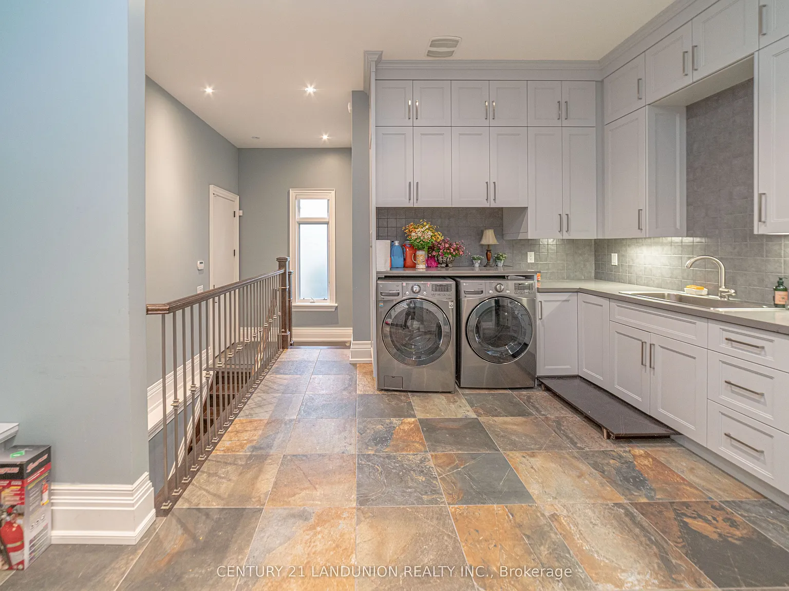 3 bed, $1,950 — Photo 3