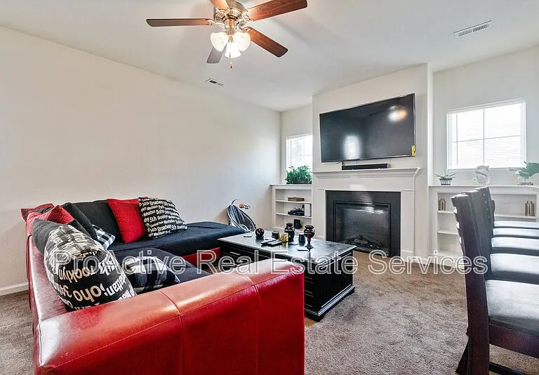 2104 Miller Ave — Photo 7