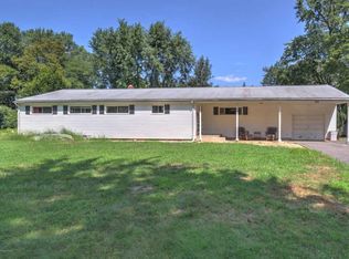 27 Surrey Ln, Eatontown, NJ 07724