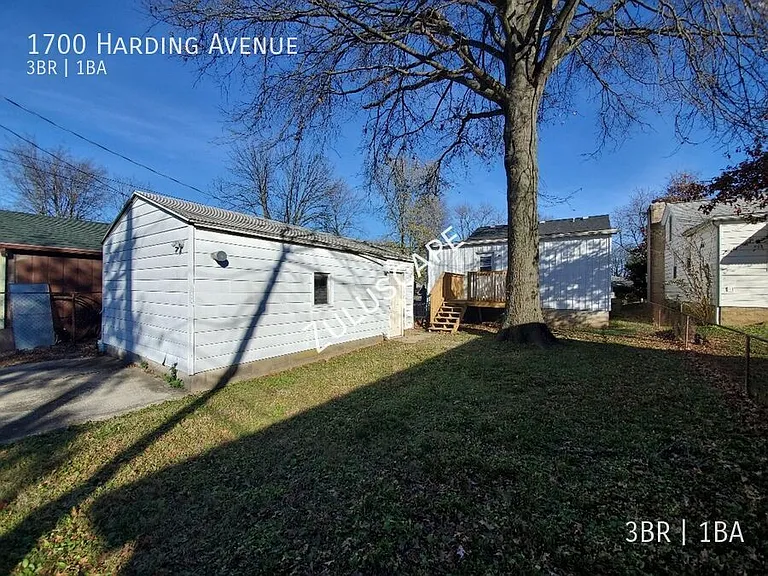 1700 Harding Ave — Photo 3