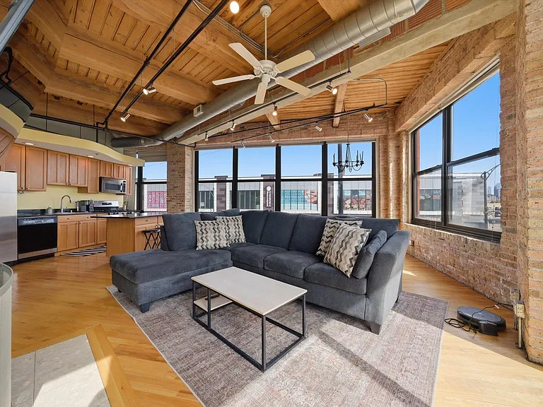 2310 S Canal St #201 — Photo 4