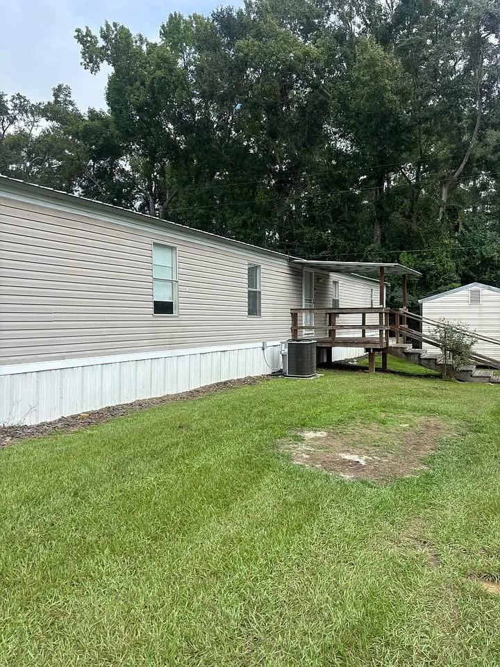 3 bed, $1,175 — Photo 1