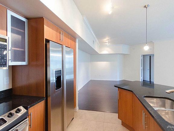 Kitchen to Dining Area