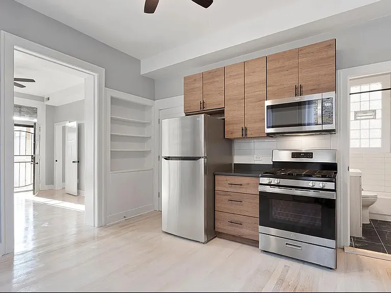 3136 N Clifton Ave #3R — Photo 2