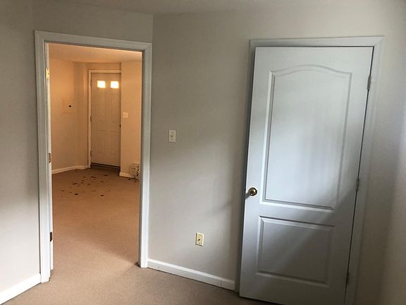 4th image of 15 Santa Monica Ln #1