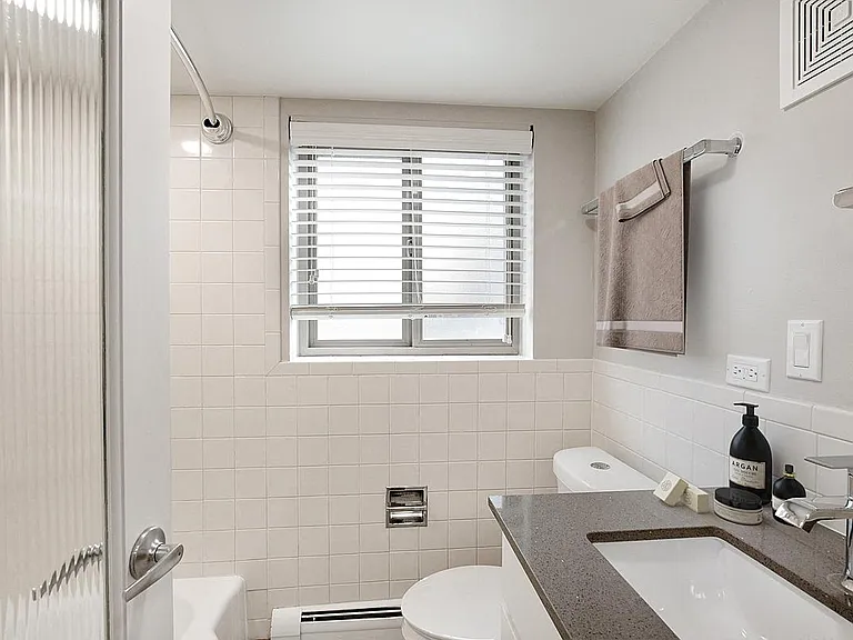 1160 Josephine St — Photo 5