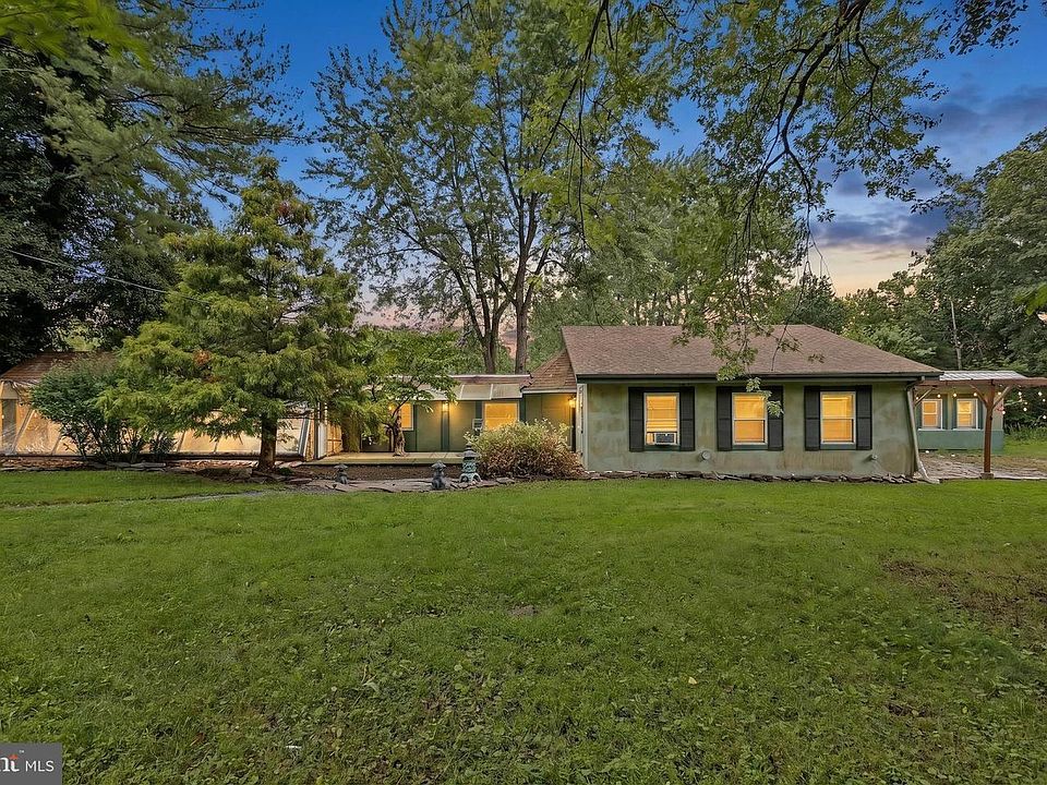 1st image of 21 Woodsville Rd