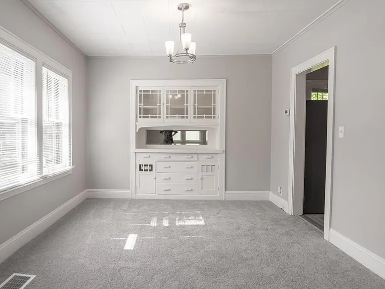 4020 Emerson Ave N — Photo 8