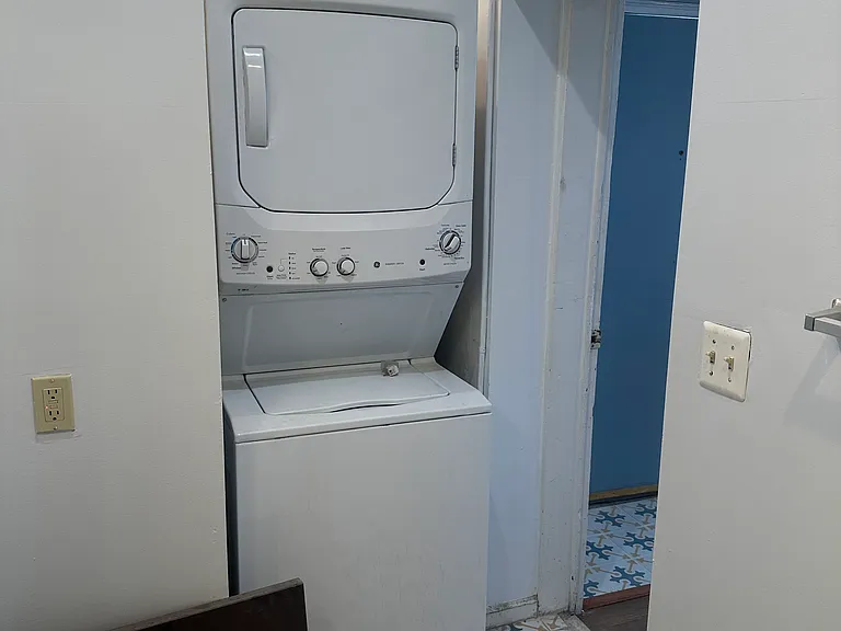 2621 Eastern Ave #1R — Photo 9
