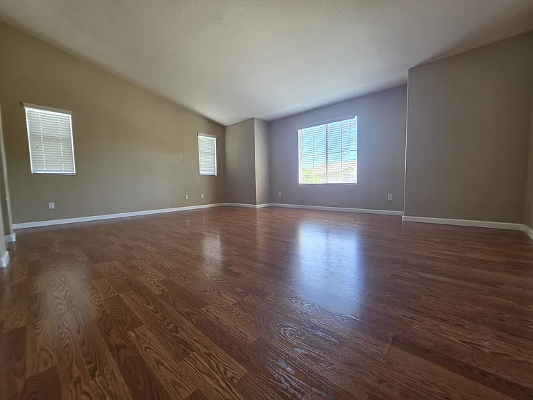 23752 Pepperleaf St — Photo 8