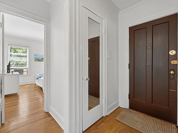 2nd image of 632 Sheridan Sq APT 2