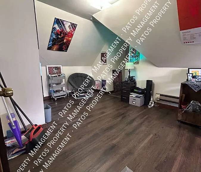 512 E Chestnut St — Photo 7