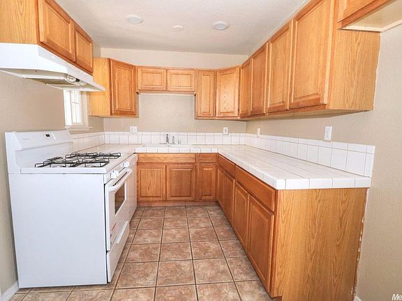 4th image of 524 Las Palmas Ave