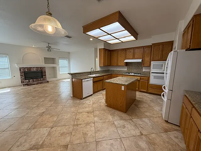 11861 Point Rock Way — Photo 12