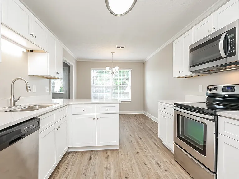 1195 Saint Andrews Dr — Photo 9