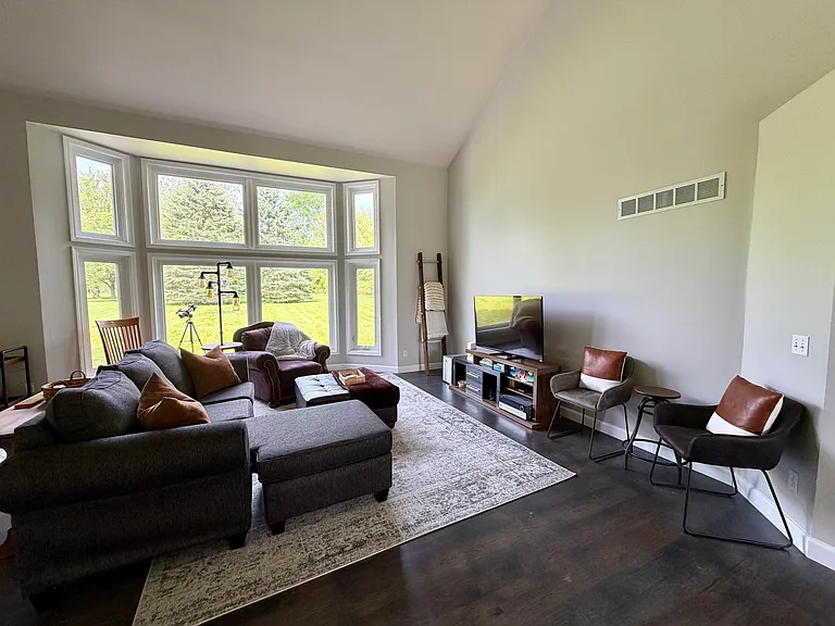 6961 Suncrest Dr — Photo 12