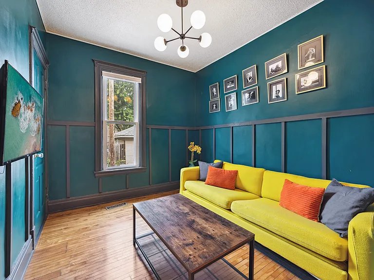 819 24th Ave NE #1 — Photo 3