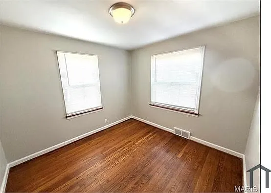 1033 Bakewell Dr — Photo 6