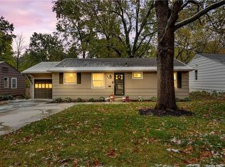 6823 Roe Ave, Prairie Village, KS 66208