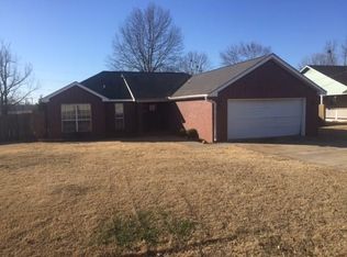 1422 Lessley Ln, Sallisaw, OK 74955