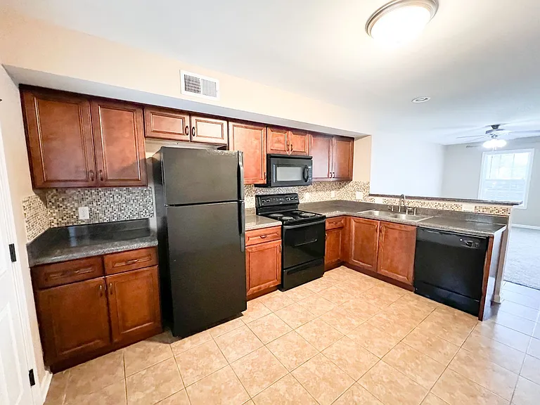 2276 McCormick Ln #C — Photo 6