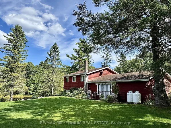 3741 Cedar Rapids Dr S, Severn, ON L3V 0V6