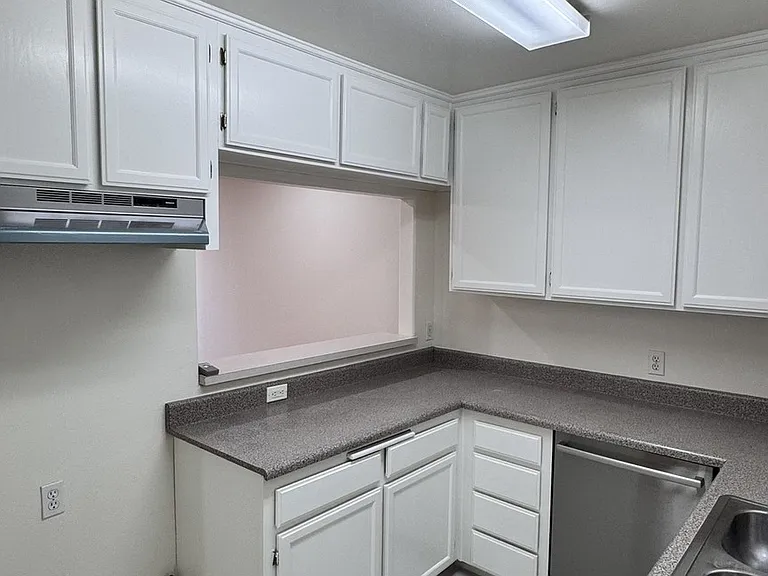 6344 Denny Ave #7 — Photo 4