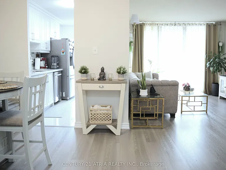 17 Knightsbridge Rd #506 — Photo 4